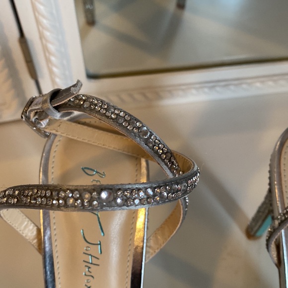 Betsey Johnson Adde Blue Rhinestone Pump. Size 81/2 NWOT - Picture 7 of 14